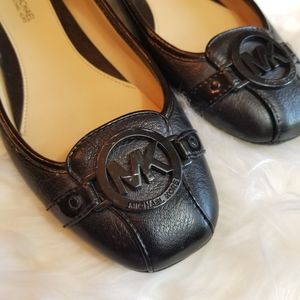 Michael Kors black flats 7.5 EUC